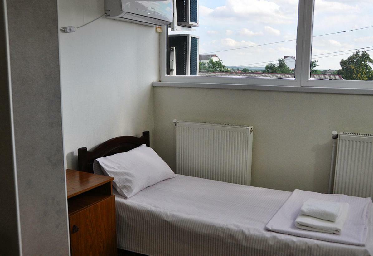 Medelean Hotel Comrat Eksteriør bilde