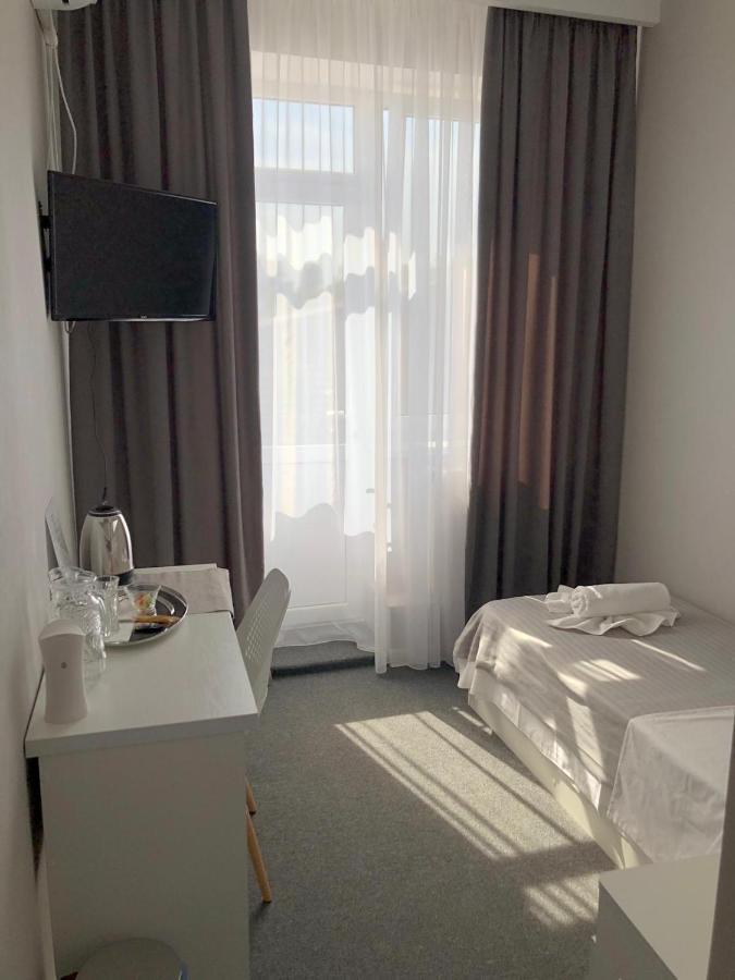 Medelean Hotel Comrat Eksteriør bilde