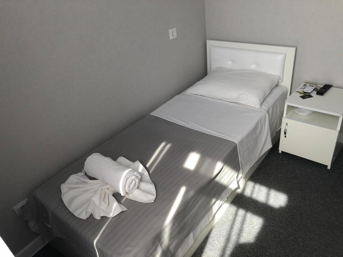 Medelean Hotel Comrat Eksteriør bilde